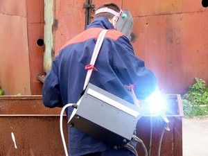 Работа сварочного аппарата 