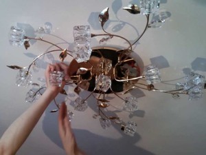 Люстры и плафоны