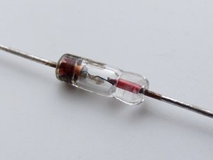Какую роль выполняют полупроводниковые диоды